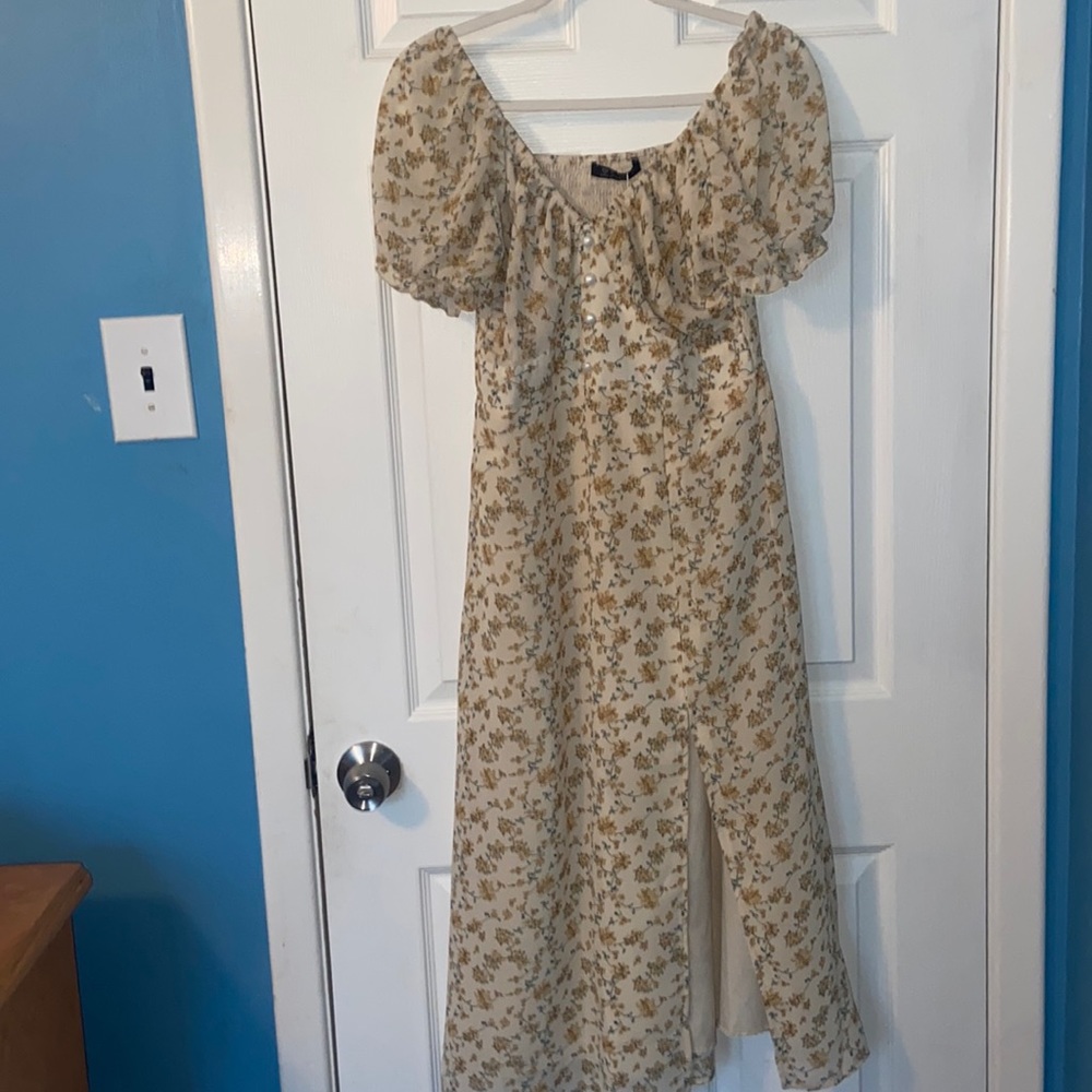 Brand New With Tags Sunflower Midi Dress, L
